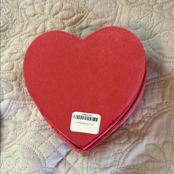 Catbird Heart-Shaped Red Jewelry Box - NEW!!! - Picture 2 of 8